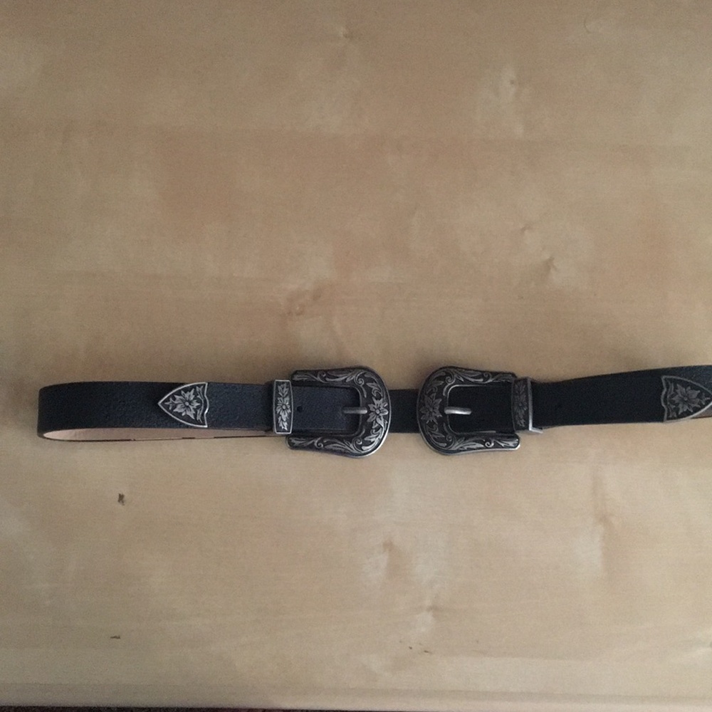 Double belt buckle